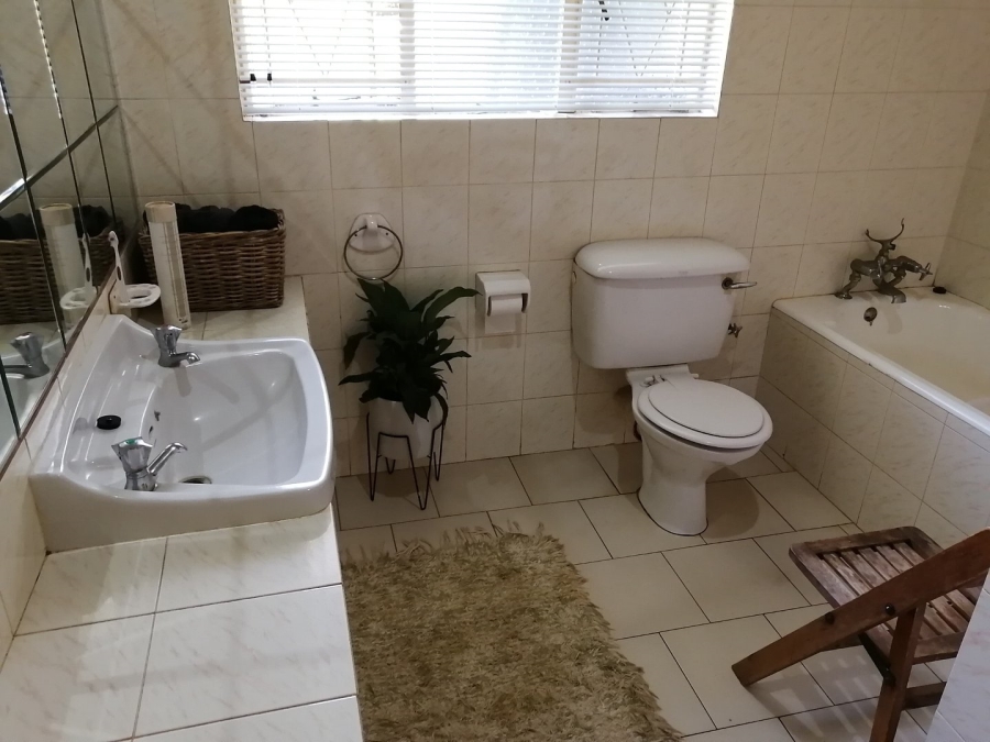 5 Bedroom Property for Sale in Dan Pienaar Free State